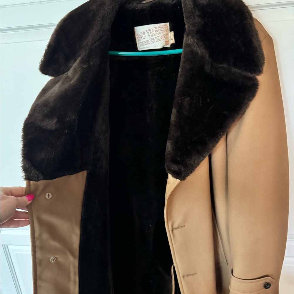 Fantastic vintage men’s light weight wool trench with faux fur - Picture 9 of 13